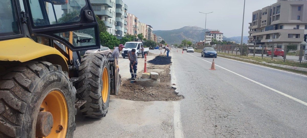 Yol Bakım ve Temizlik Çalışmaları Devam Ediyor